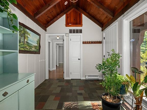 2nd image of 39 Westview Ter