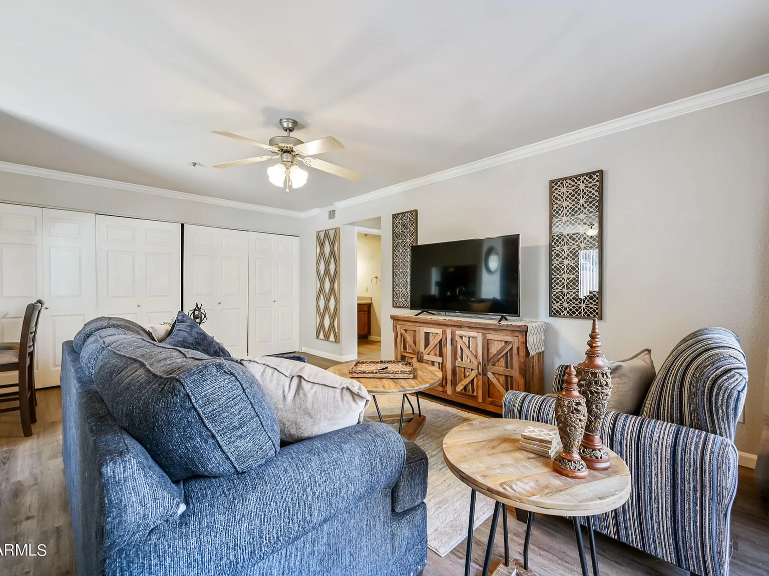1 bed, 1.0 bath, 725 sqft, $1,900 — Photo 2