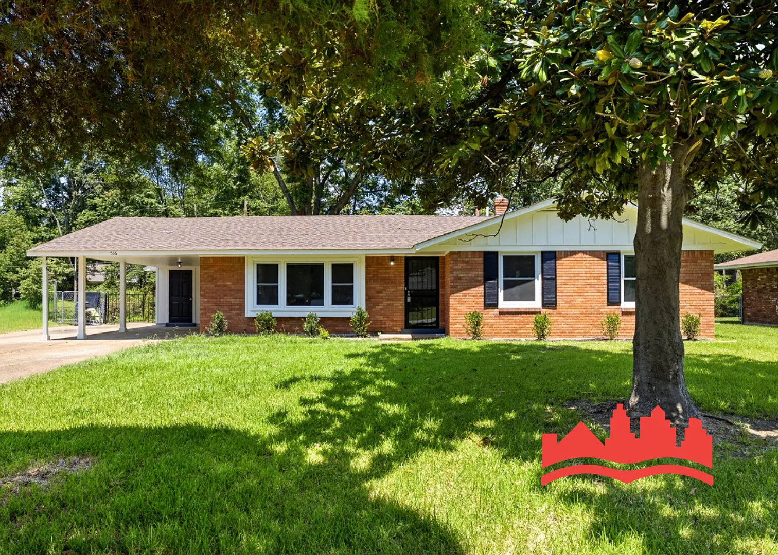 Welcome to 516 Parkdale Drive! — Photo 1