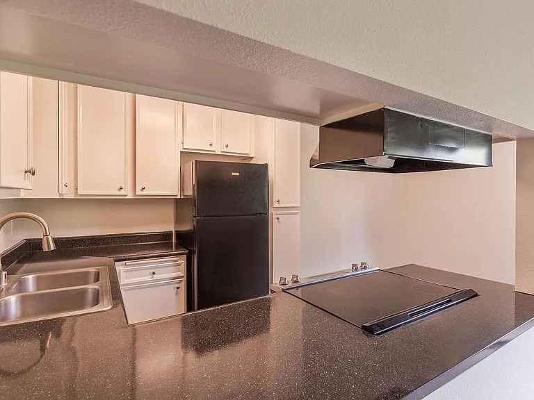 Elan Seacrest Apartment Homes — Photo 10