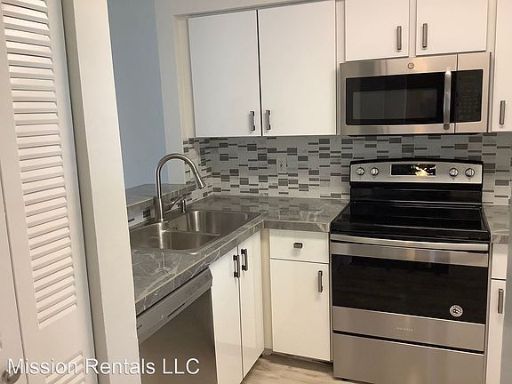 3rd image of 6860 Southgate Blvd APT 106