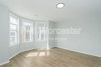 8 Pond St — Photo 11