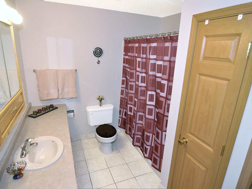 2nd image of 2571 Villa Dr S APT 107