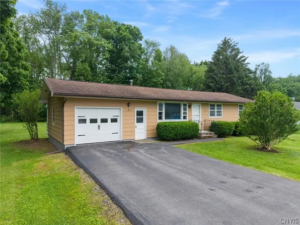 222 Schepps Ln, Kirkville, NY 13082