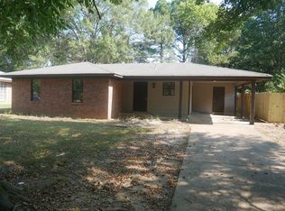 5640 Chapel Hill Dr, Horn Lake, MS 38637