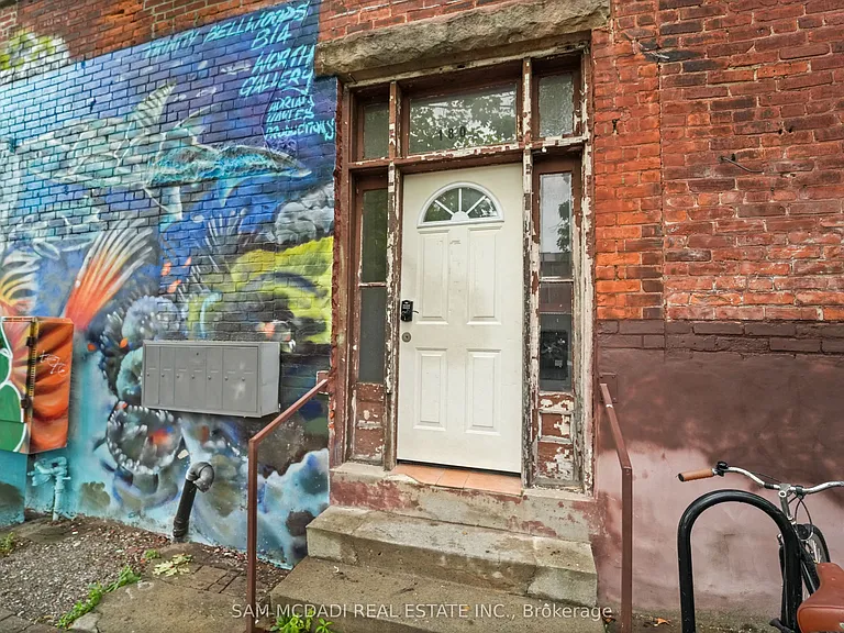180 Bellwoods Ave #2 — Photo 2