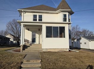 204 2nd St W, Worthington, IA 52078