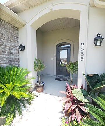 3rd image of 9555 Sweet Bay Ln