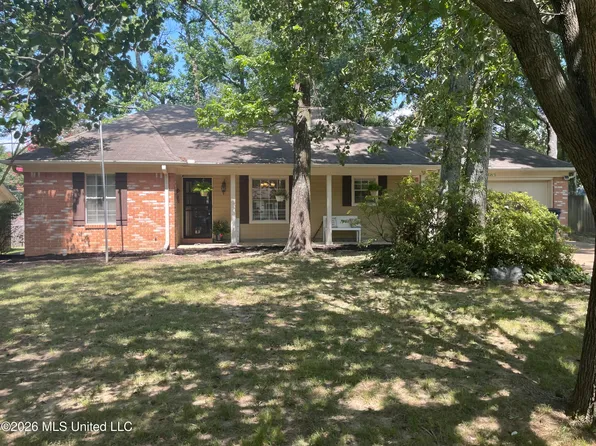 6275 Cherokee Dr, Olive Branch, MS 38654