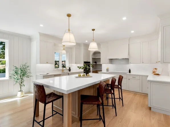 144 Maple St, Lexington, MA 02420