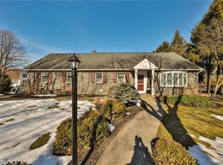 976 Chris Ln, Allentown, PA 18103