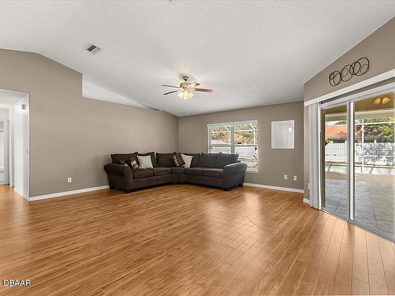 5th image of 33 Bannerwood Ln