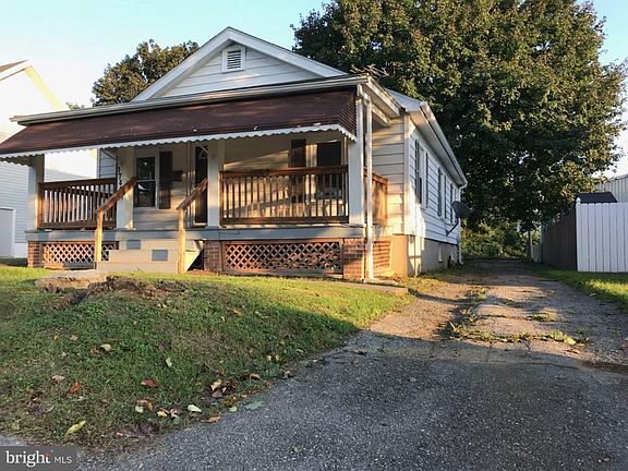 2nd image of 17427 Lexington Ave