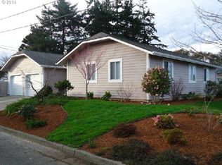 2930 Connecticut Ave, North Bend, OR 97459
