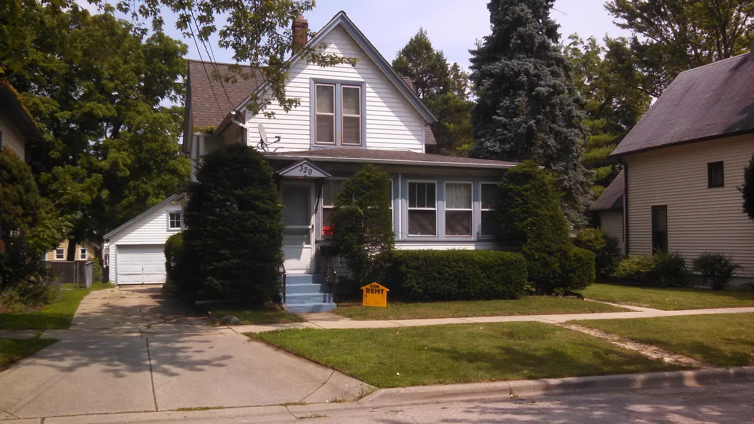 329 Vandalia St photo 1