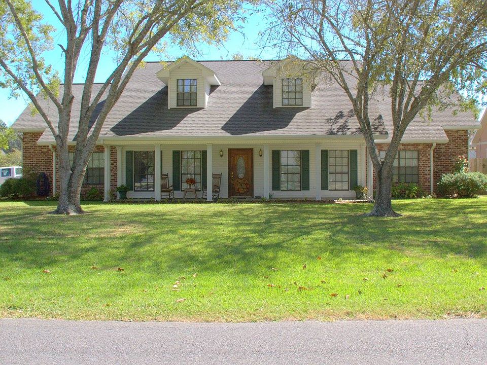 1st image of 601 Fairview Dr