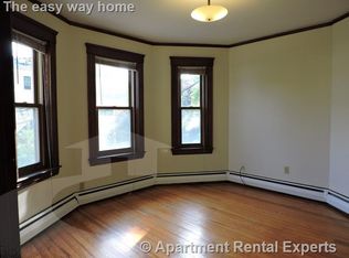 126 Kinnaird St #2B, Cambridge, MA 02139