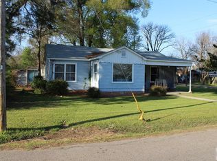 1002 W 7th St, Hope, AR 71801