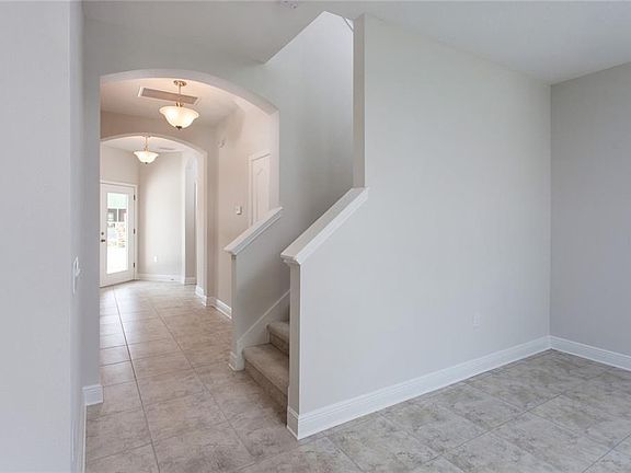 5th image of 2307 W Fig St
