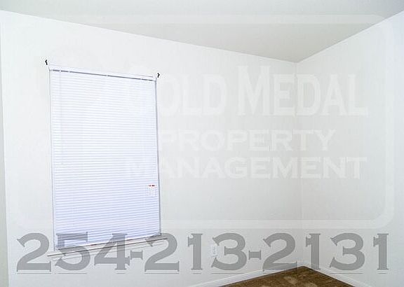 3rd image of 401 W Avenue E APT C