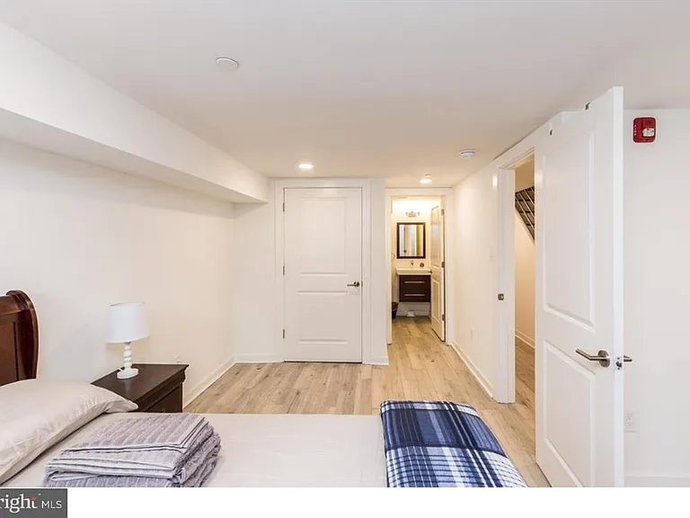 1616 Brown St #1 — Photo 8