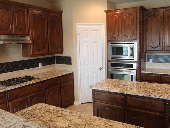 5th image of 1301 Tidwell Ln