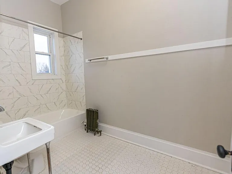 16 1/2 Minnesota Ave E #9 — Photo 15