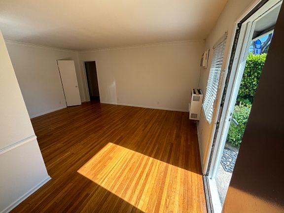 5th image of 1107 S Bedford St #1107