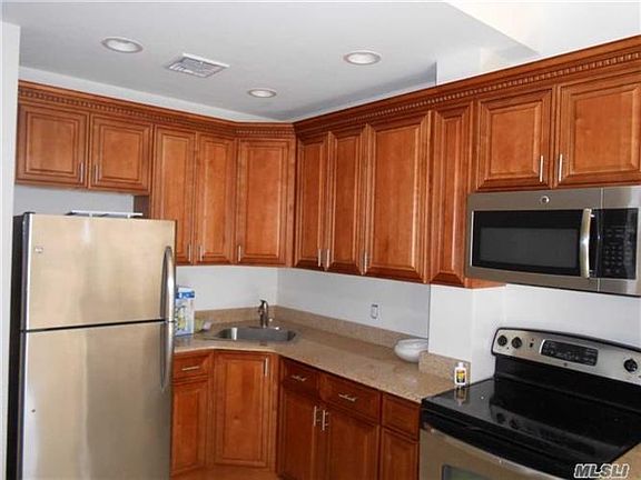 2nd image of 47 Mineola Blvd Unit 2F