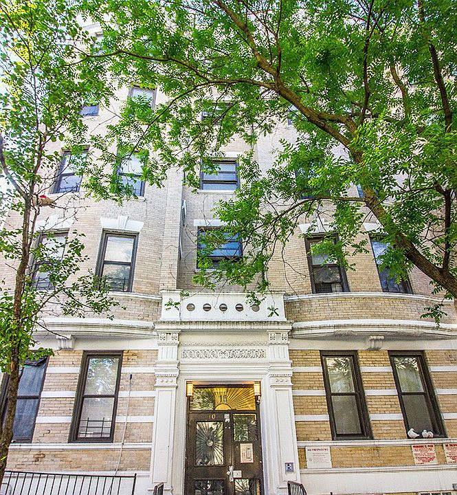1st image of 10 Saint Nicholas Ter APT 4