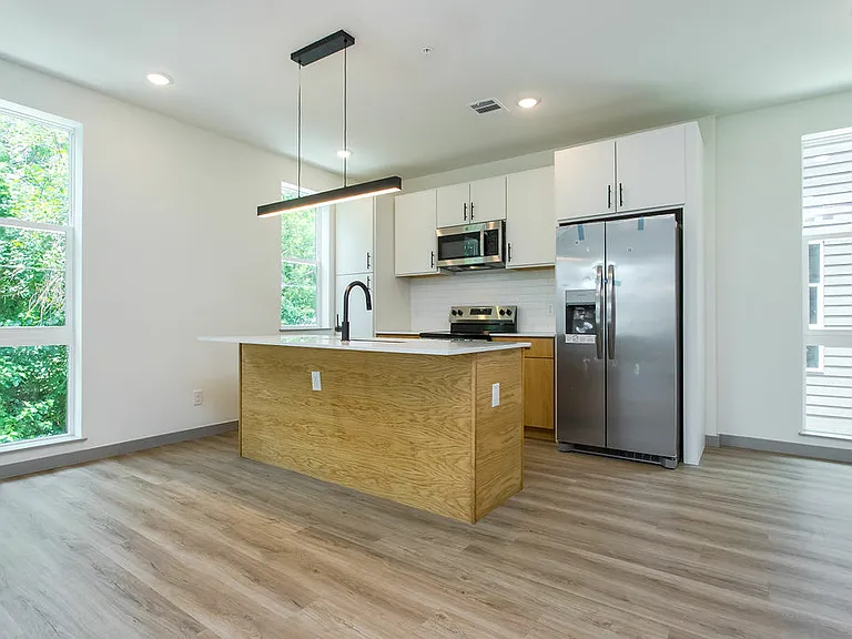 4001 Roseland Ave — Photo 16