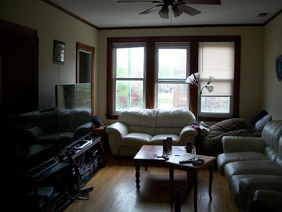 2nd image of 2540 N Ashland Ave #2