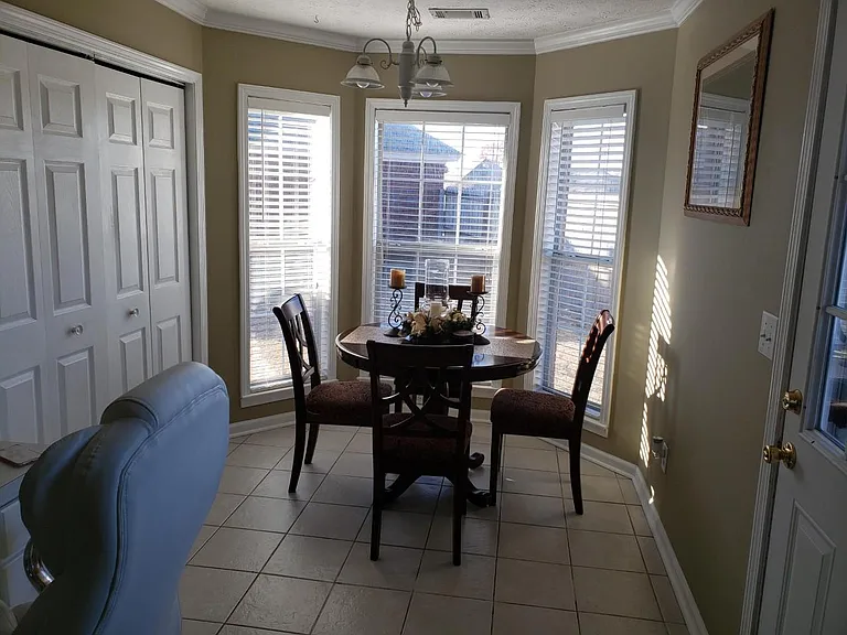 1113 Stafford Dr — Photo 12