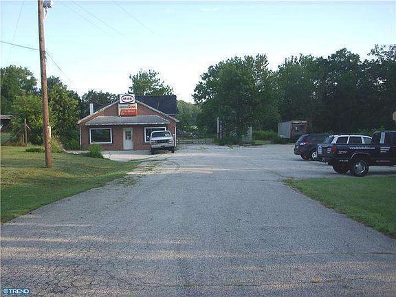 2nd image of 125 Kings Hwy
