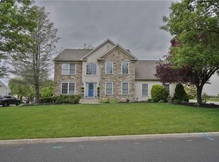 5927 Michaels Xing, Orefield, PA 18069