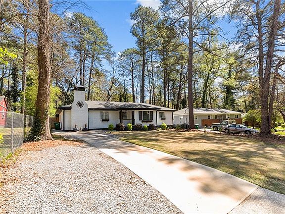 3rd image of 2026 Glendale Dr