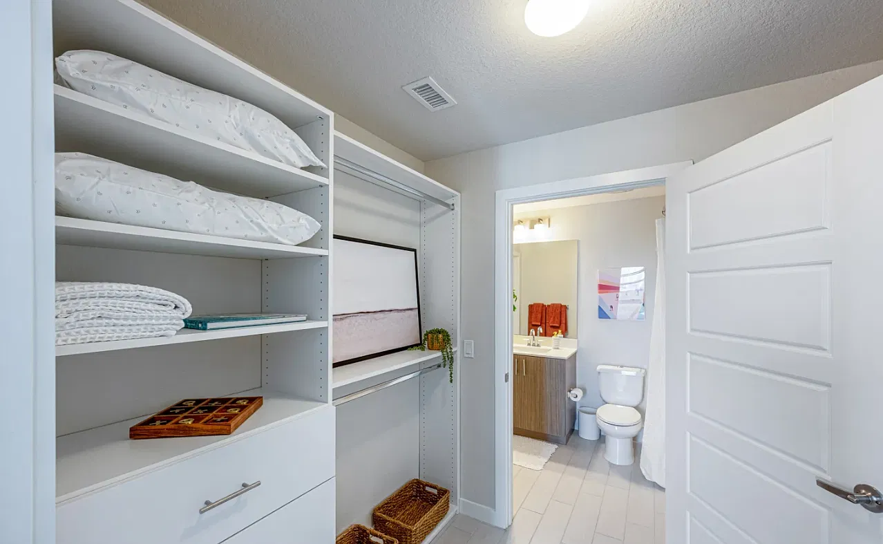 1 bed, 716 sqft, $2,350 — Photo 4
