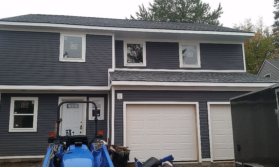 1st image of 3855 Iris Dr