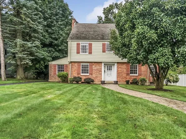 101 Ridgewood Road, West Hartford, CT 06107