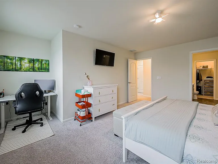 8640 Quincy Dr — Photo 21