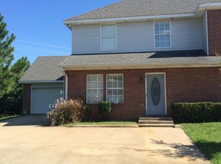 15 River Run Dr, Jackson, MS 39211