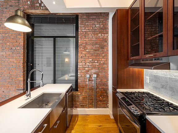 5th image of 139 N 10th St APT 4C