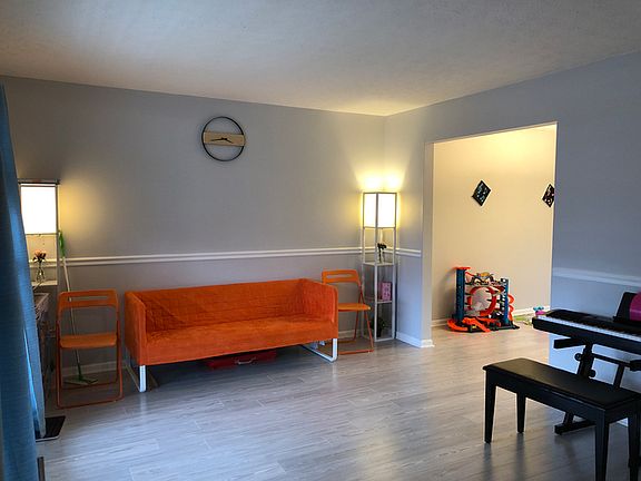 4th image of 5035 Revere Ct