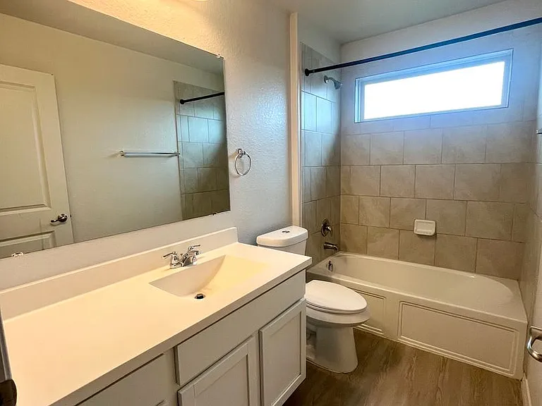 6011 Travis Smt — Photo 33