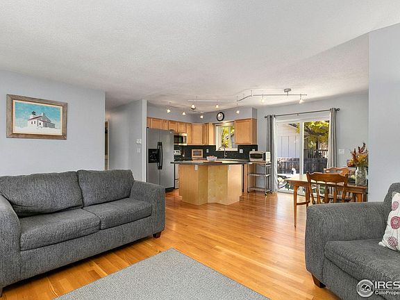 3rd image of 3030 Cumberland Ct