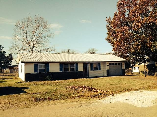 1st image of 401 Donna Ln