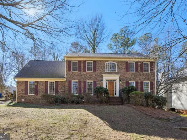 241 Sarah Ln, Lawrenceville, GA 30046