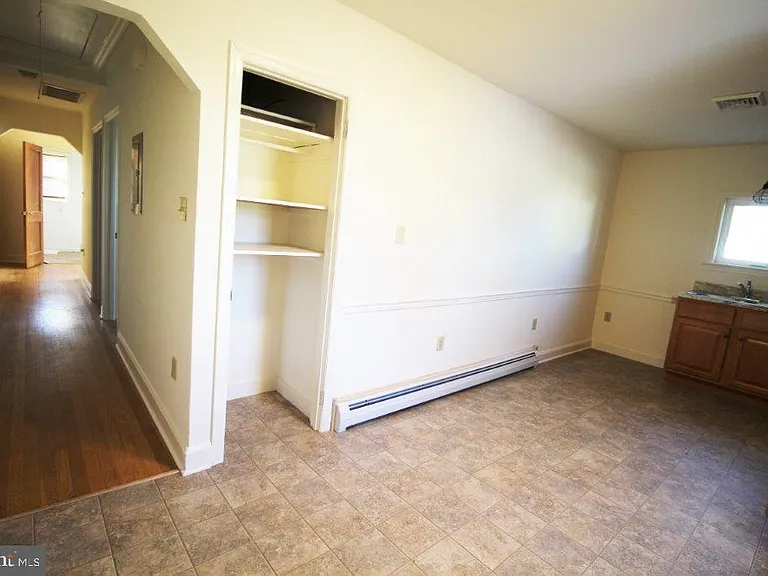 1217 Georgetown Rd — Photo 4
