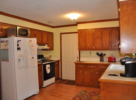 2nd image of 3705 Winchester Way