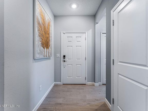 4th image of 395 BELFORT Court